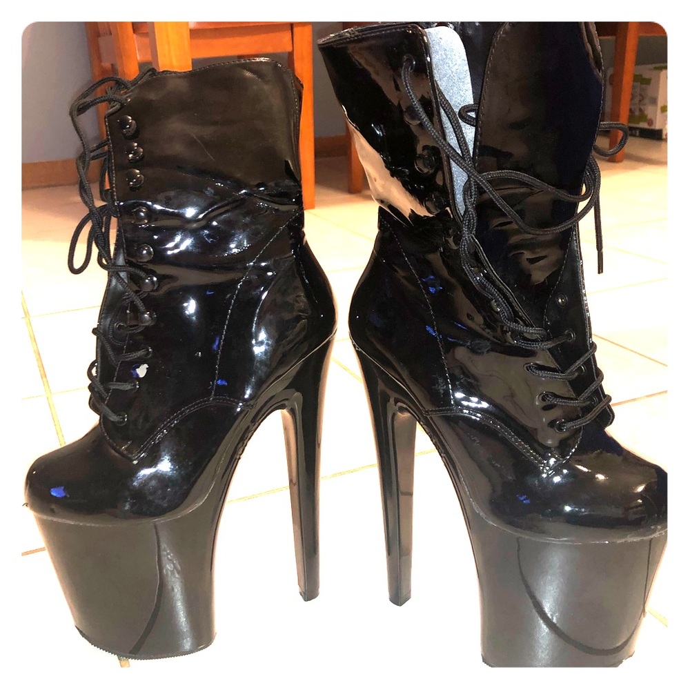 Used Pleaser Flamingo 1020 8” Black Booties sz 7